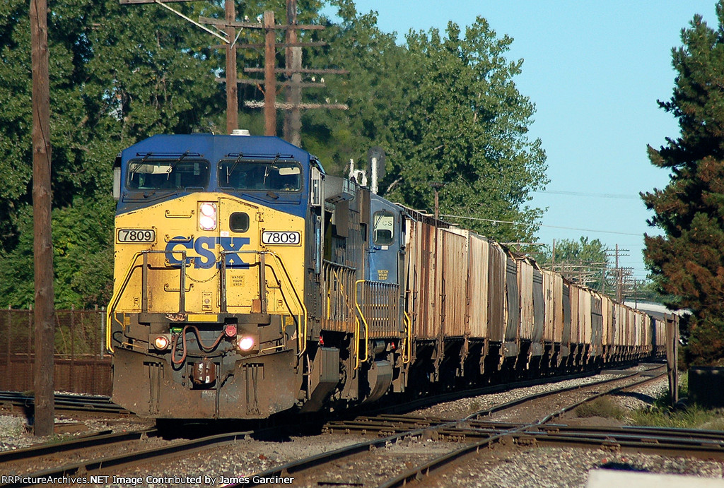 CSX K89612 crossing the NS mainline